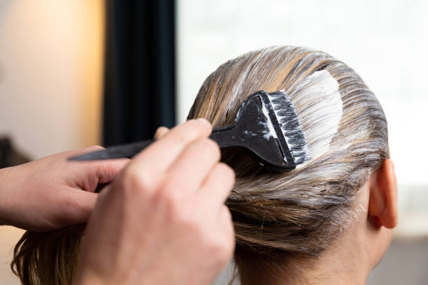 Chuyên gia giải đáp: Tẩy tóc có hại không?